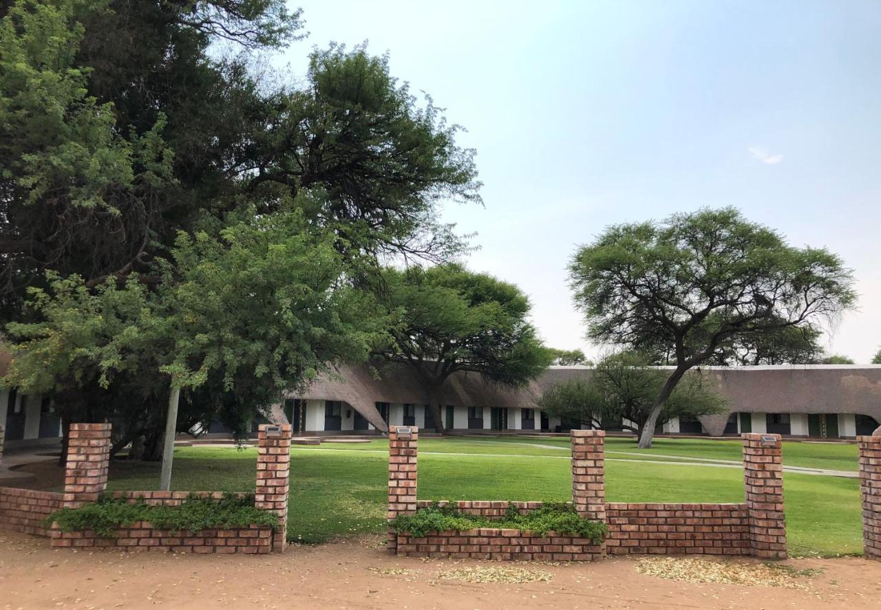 Okahandja Country Hotel Exterior foto